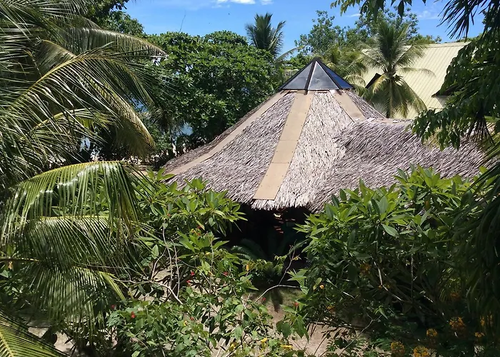 Resort Ravenala 3*